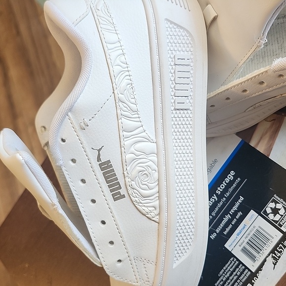 Puma White Classic Sneakers Minimalist Design - Picture 9 of 10